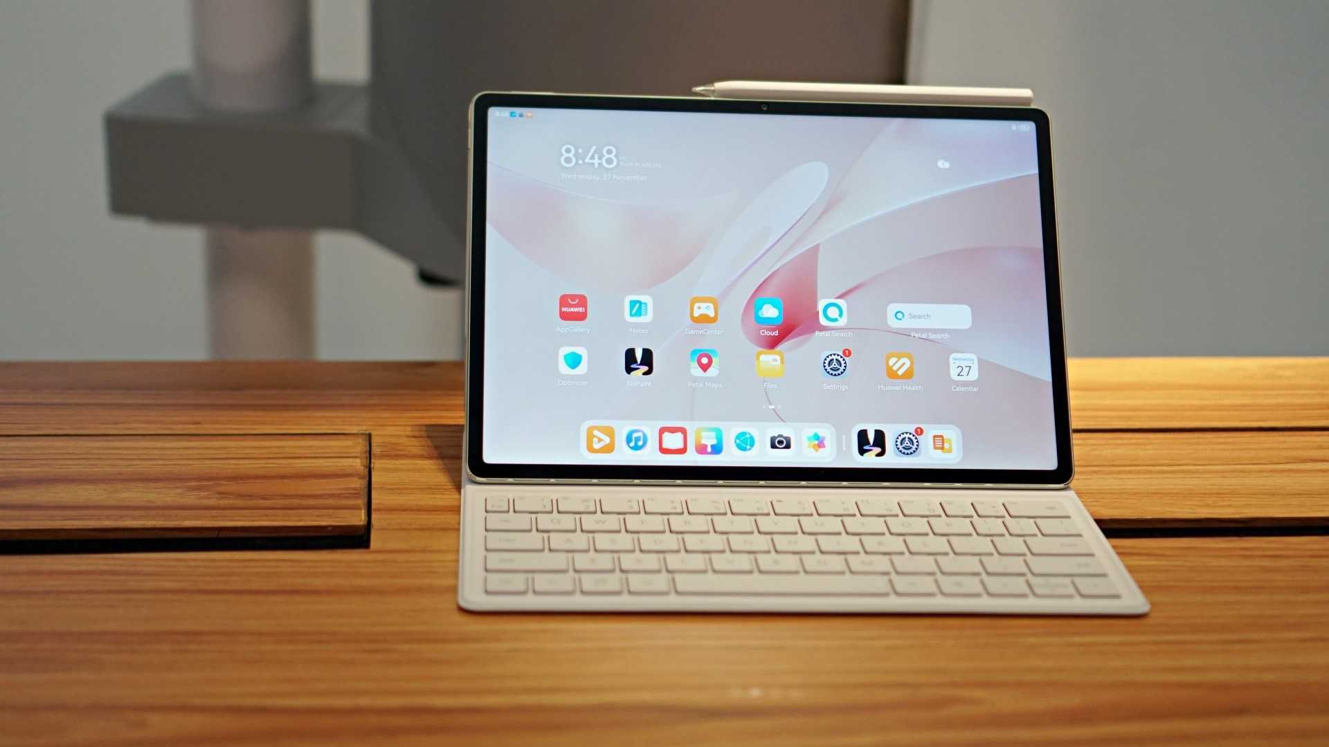 Huawei MatePad 12 X: Pin 10.100mAh và sạc nhanh 66W dùng thực tế được bao lâu?