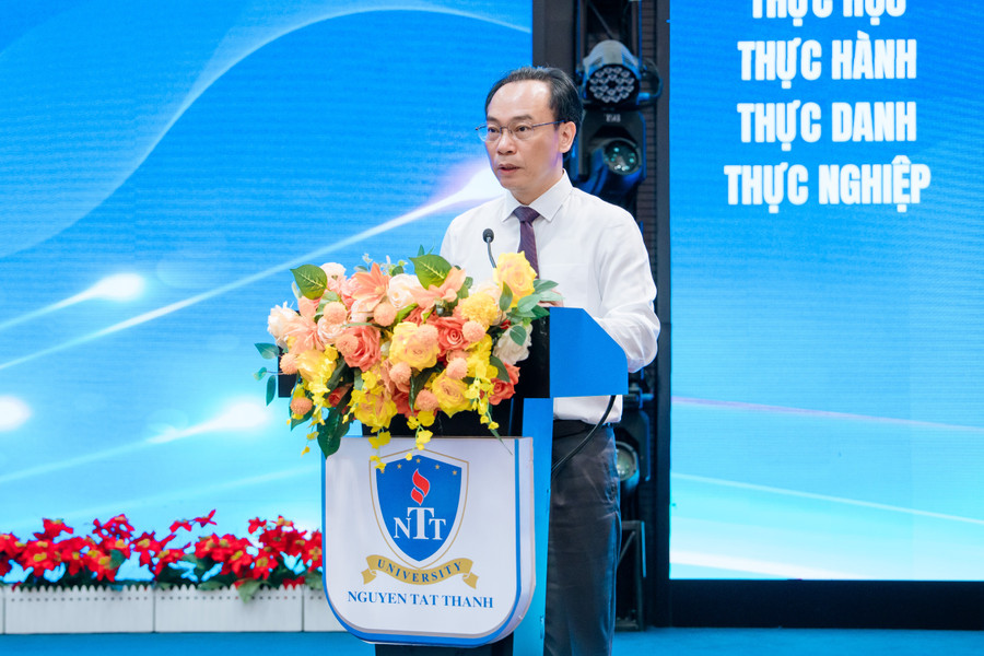 Bộ trưởng Bộ GD&ĐT Hoàng Minh Sơn phát biểu khai mạc Hội nghị Giáo dục đại học năm 2026. Ảnh: M.Tùng.