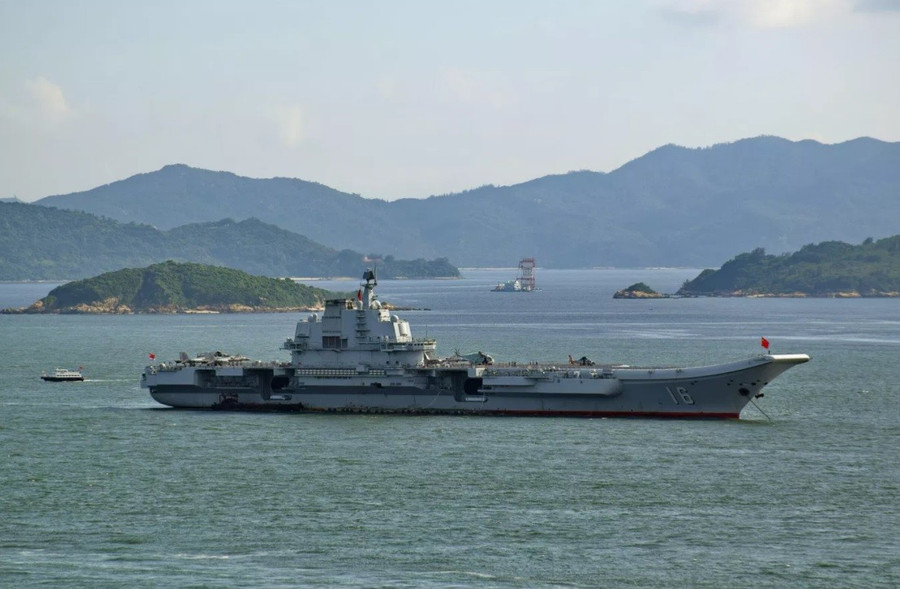 Tàu sân bay Liêu Ninh của Trung Quốc.